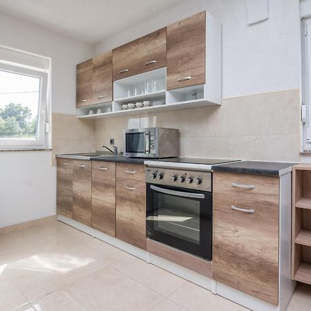 Plaza Ab Apartment Vir Exterior foto