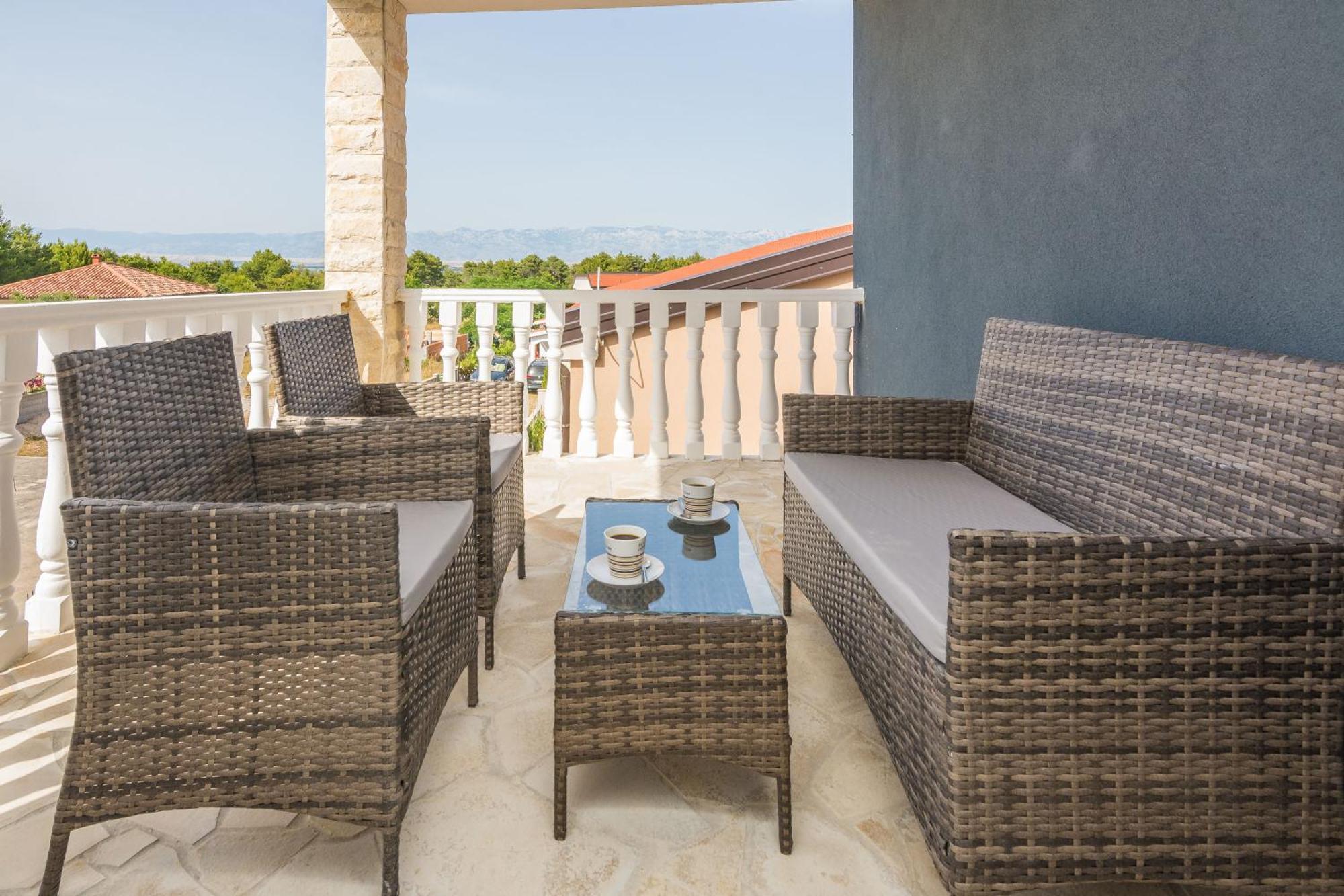 Plaza Ab Apartment Vir Exterior foto