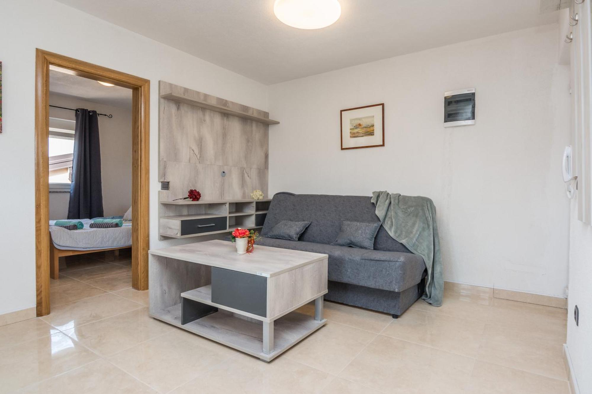 Plaza Ab Apartment Vir Exterior foto