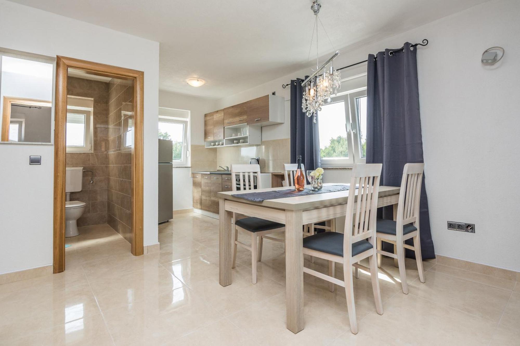 Plaza Ab Apartment Vir Exterior foto